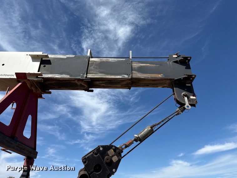 image for item DH1933 2013 Peterbilt 365 crane truck