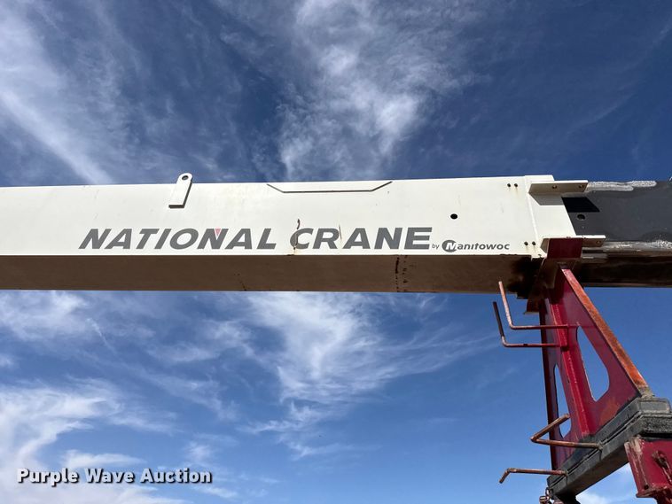 image for item DH1933 2013 Peterbilt 365 crane truck