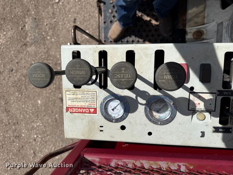 image for item DH1933 2013 Peterbilt 365 crane truck