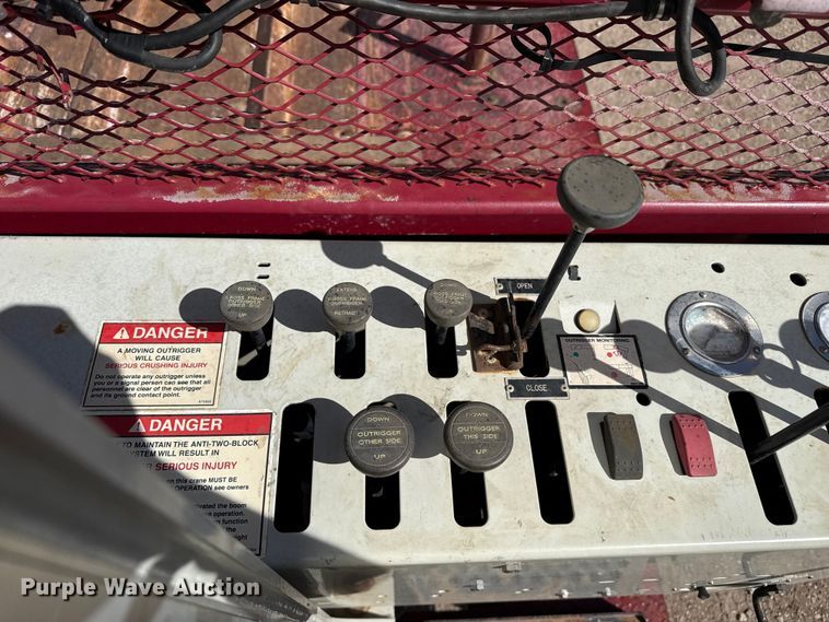 image for item DH1933 2013 Peterbilt 365 crane truck