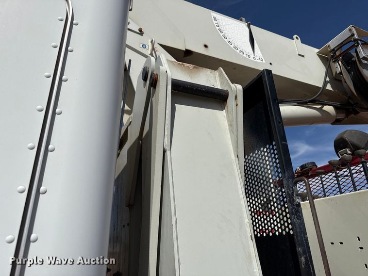 image for item DH1933 2013 Peterbilt 365 crane truck