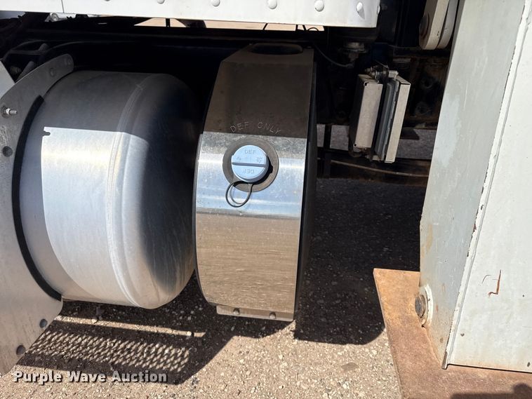 image for item DH1933 2013 Peterbilt 365 crane truck