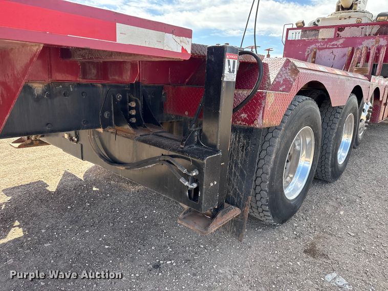 image for item DH1933 2013 Peterbilt 365 crane truck