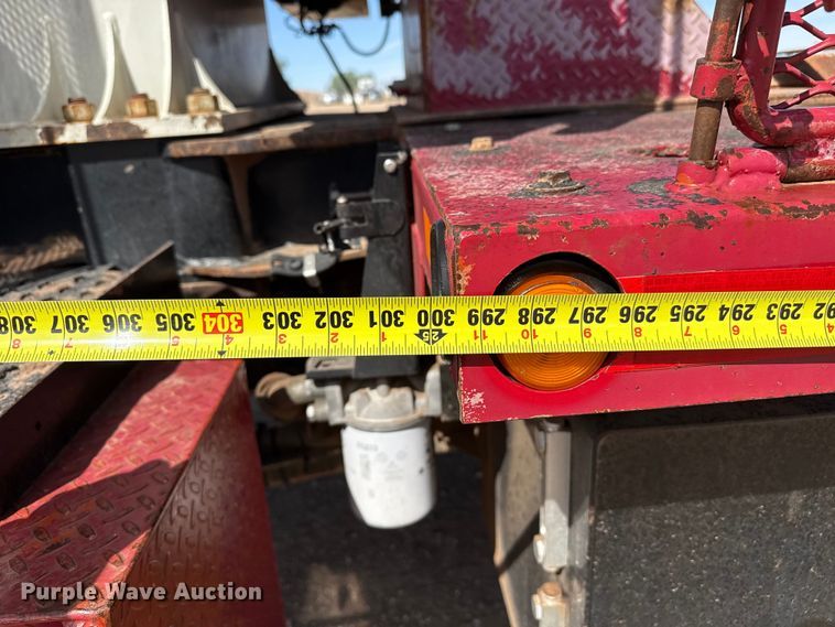 image for item DH1933 2013 Peterbilt 365 crane truck