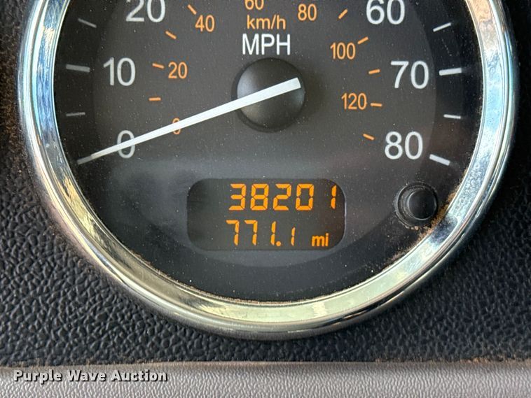 image for item DH1933 2013 Peterbilt 365 crane truck