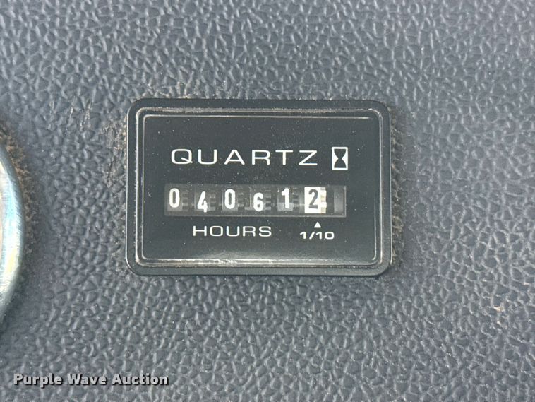 image for item DH1933 2013 Peterbilt 365 crane truck