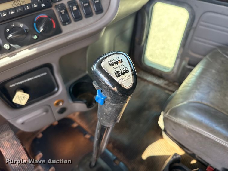 image for item DH1933 2013 Peterbilt 365 crane truck