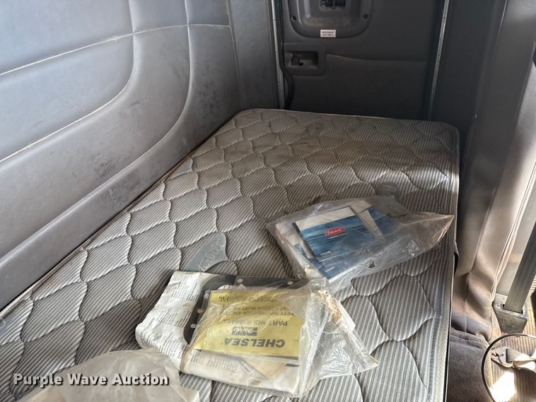 image for item DH1933 2013 Peterbilt 365 crane truck