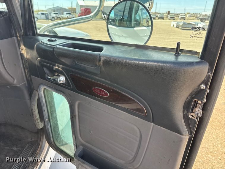 image for item DH1933 2013 Peterbilt 365 crane truck