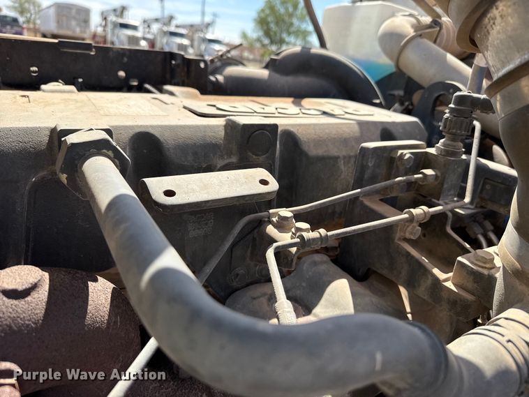 image for item DH1933 2013 Peterbilt 365 crane truck