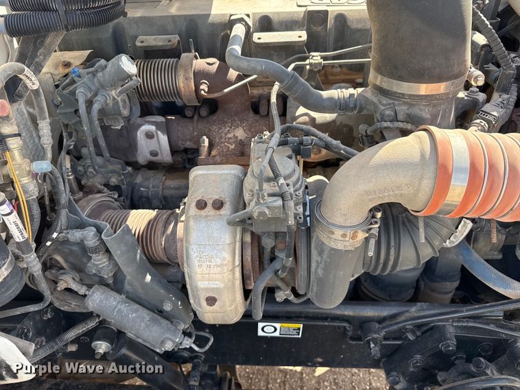 image for item DH1933 2013 Peterbilt 365 crane truck