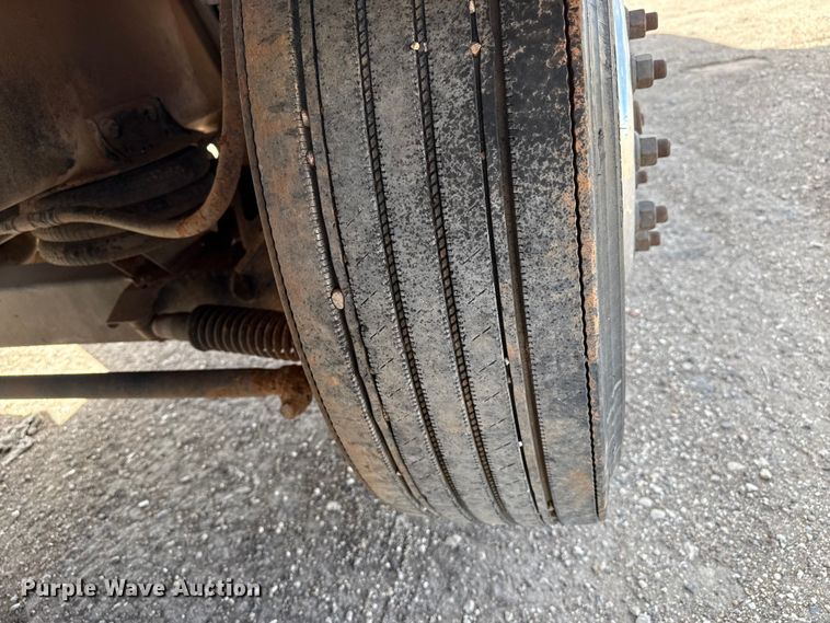 image for item DH1933 2013 Peterbilt 365 crane truck