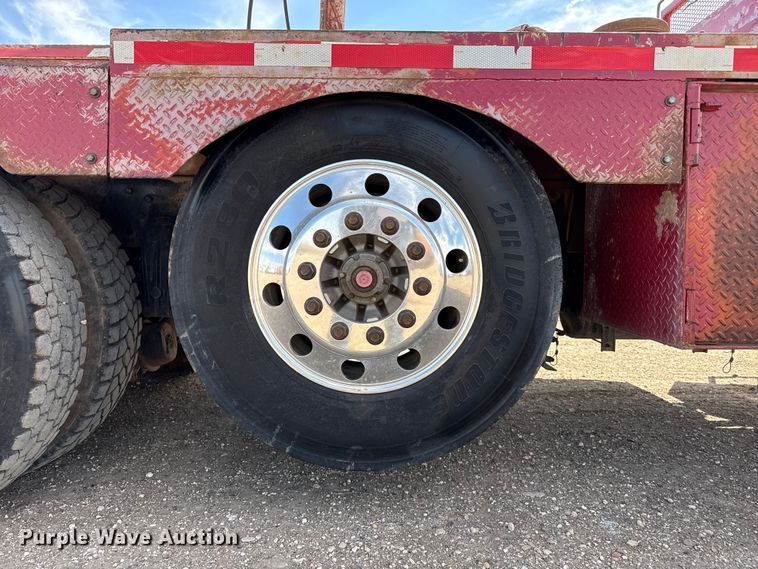 image for item DH1933 2013 Peterbilt 365 crane truck