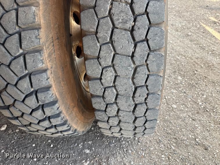 image for item DH1933 2013 Peterbilt 365 crane truck