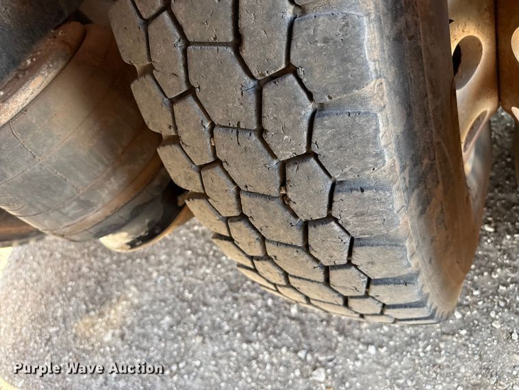 image for item DH1933 2013 Peterbilt 365 crane truck