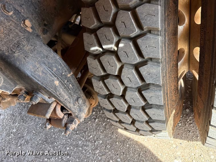 image for item DH1933 2013 Peterbilt 365 crane truck