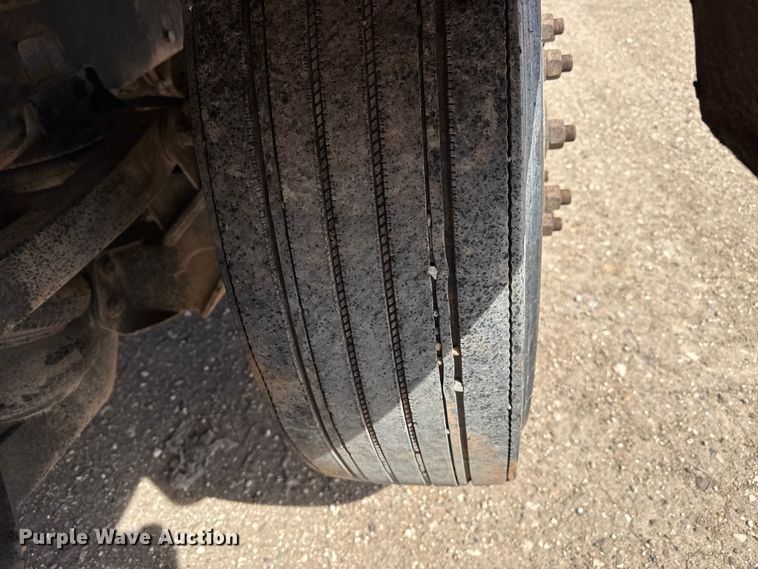 image for item DH1933 2013 Peterbilt 365 crane truck