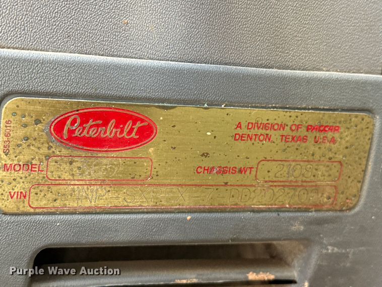 image for item DH1933 2013 Peterbilt 365 crane truck