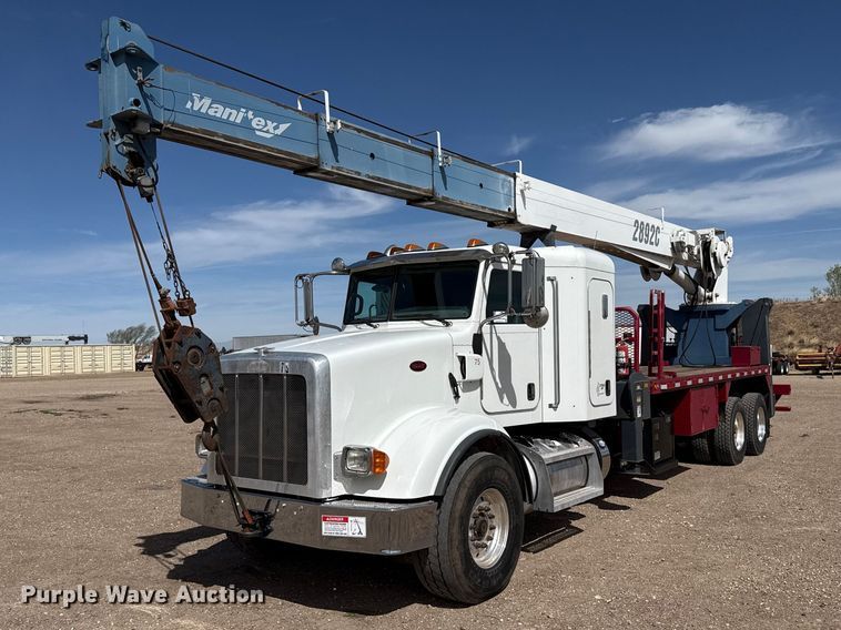 image for item DH1934 2015 Peterbilt 365 crane truck