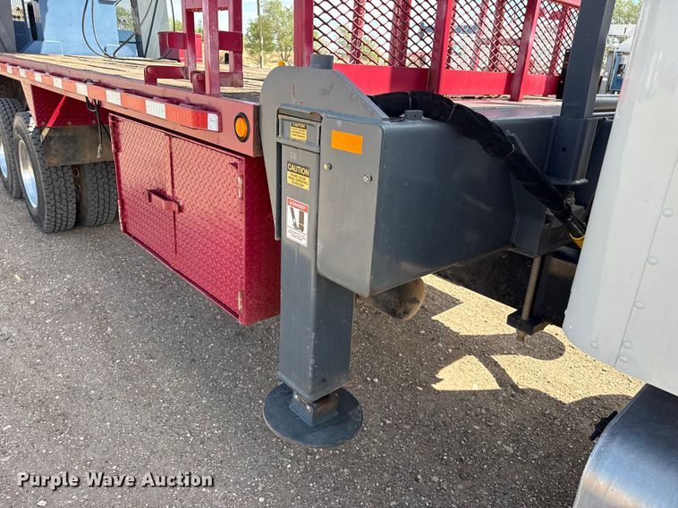 image for item DH1934 2015 Peterbilt 365 crane truck