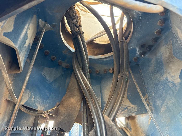 image for item DH1934 2015 Peterbilt 365 crane truck