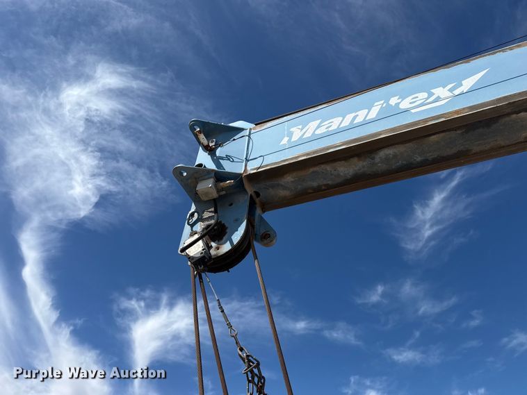 image for item DH1934 2015 Peterbilt 365 crane truck