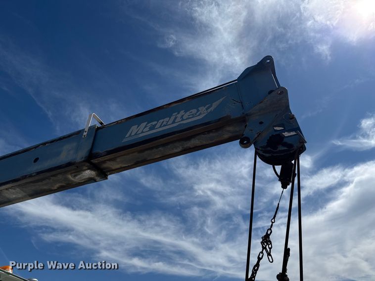 image for item DH1934 2015 Peterbilt 365 crane truck