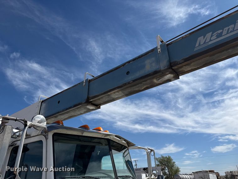 image for item DH1934 2015 Peterbilt 365 crane truck