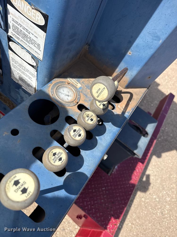 image for item DH1934 2015 Peterbilt 365 crane truck