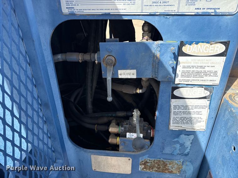 image for item DH1934 2015 Peterbilt 365 crane truck