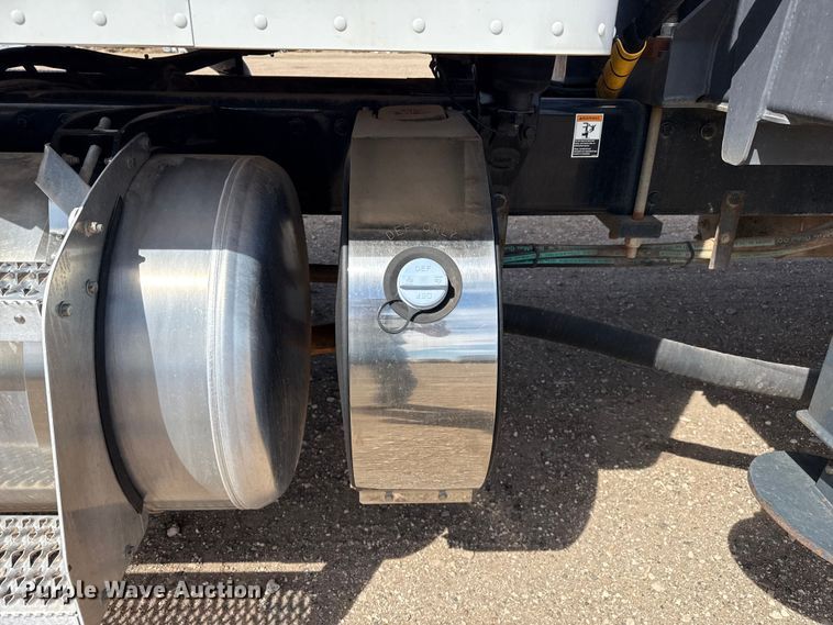 image for item DH1934 2015 Peterbilt 365 crane truck