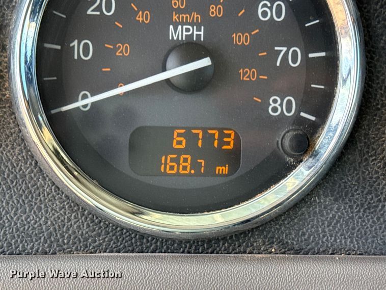 image for item DH1934 2015 Peterbilt 365 crane truck