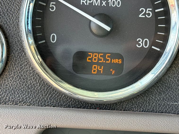 image for item DH1934 2015 Peterbilt 365 crane truck