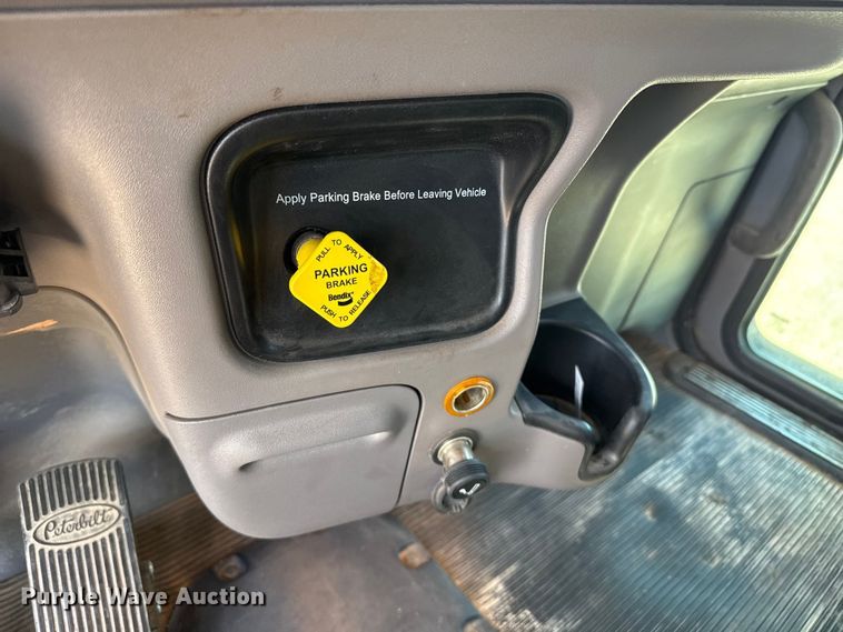 image for item DH1934 2015 Peterbilt 365 crane truck