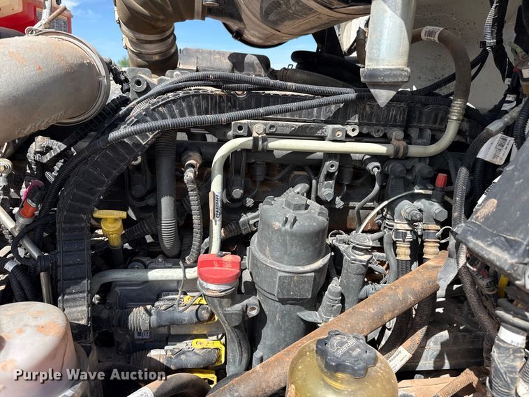 image for item DH1934 2015 Peterbilt 365 crane truck