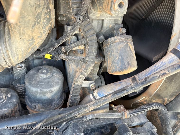 image for item DH1934 2015 Peterbilt 365 crane truck