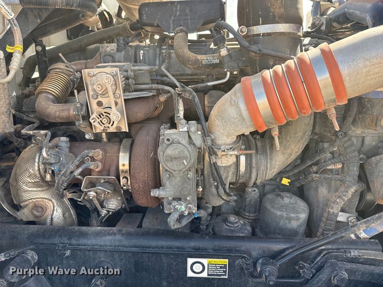 image for item DH1934 2015 Peterbilt 365 crane truck