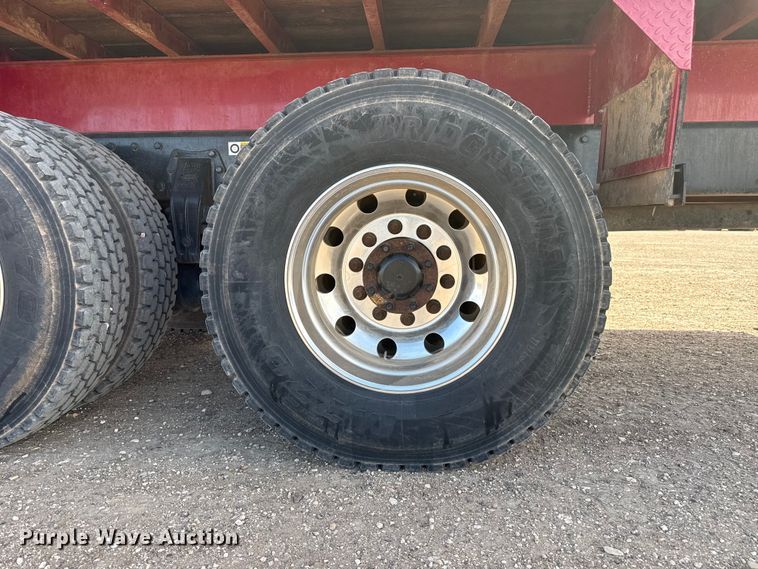 image for item DH1934 2015 Peterbilt 365 crane truck