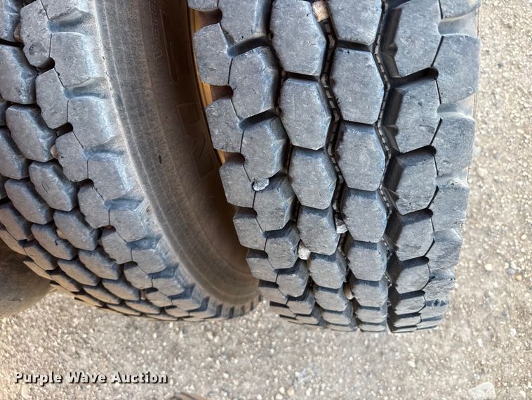 image for item DH1934 2015 Peterbilt 365 crane truck