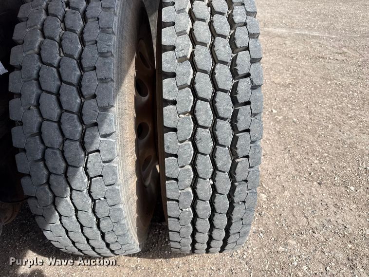 image for item DH1934 2015 Peterbilt 365 crane truck