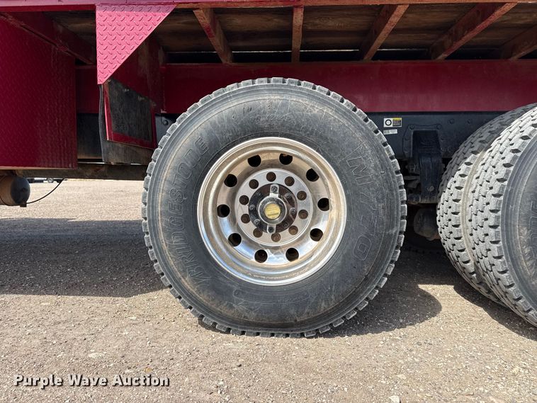 image for item DH1934 2015 Peterbilt 365 crane truck