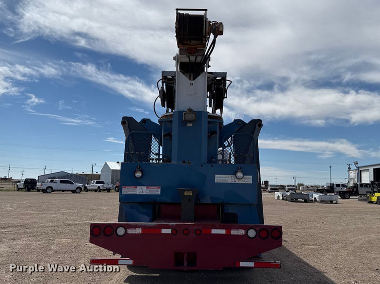 image for item DH1935 2016 Peterbilt 365 crane truck