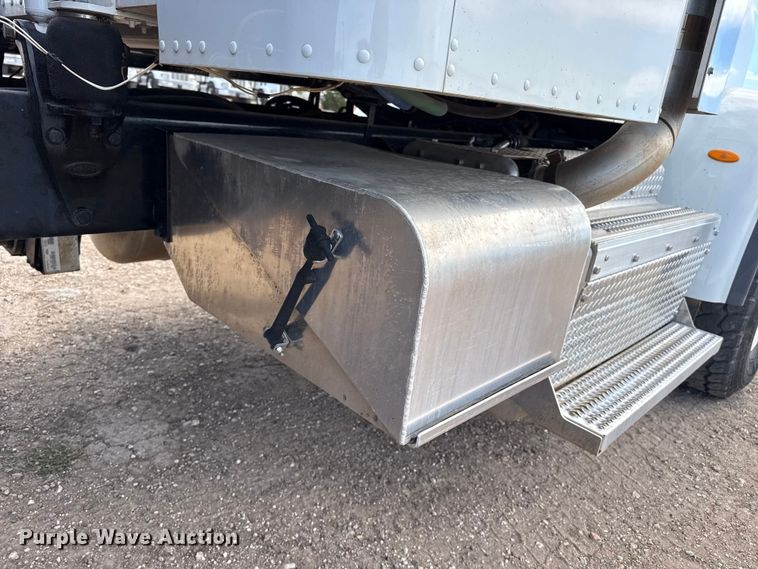 image for item DH1935 2016 Peterbilt 365 crane truck