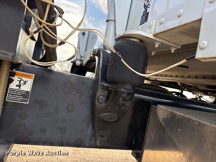 image for item DH1935 2016 Peterbilt 365 crane truck