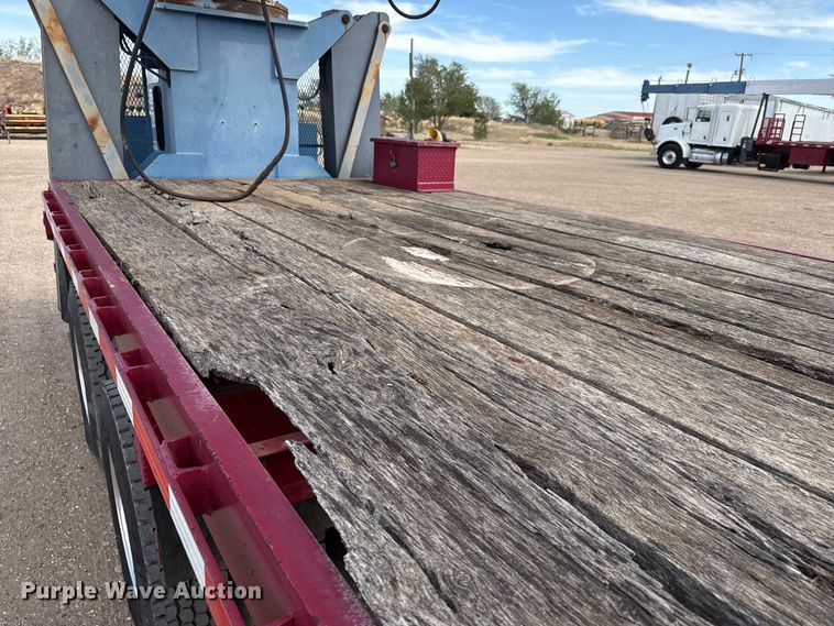 image for item DH1935 2016 Peterbilt 365 crane truck