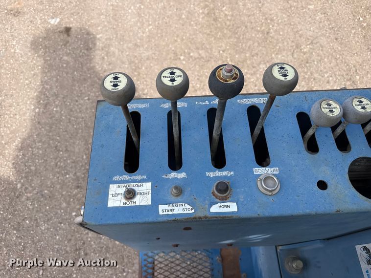 image for item DH1935 2016 Peterbilt 365 crane truck