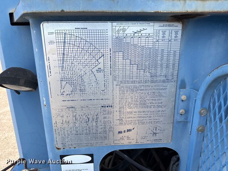 image for item DH1935 2016 Peterbilt 365 crane truck