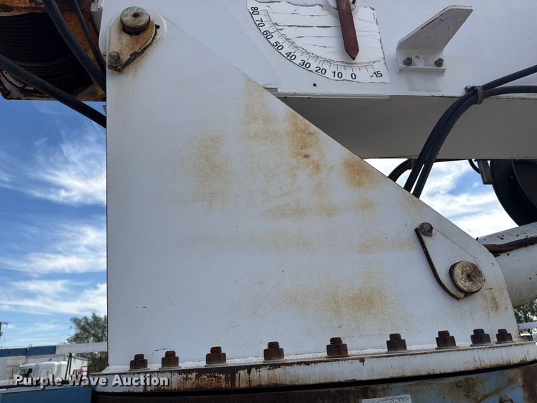 image for item DH1935 2016 Peterbilt 365 crane truck