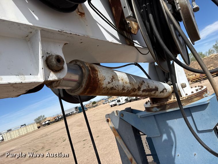 image for item DH1935 2016 Peterbilt 365 crane truck