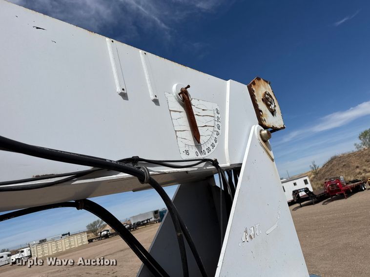 image for item DH1935 2016 Peterbilt 365 crane truck